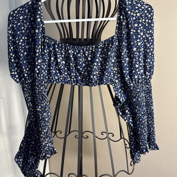 LOVE TREE Floral Blue Crop Top With Tie Front - Picture 6 of 8